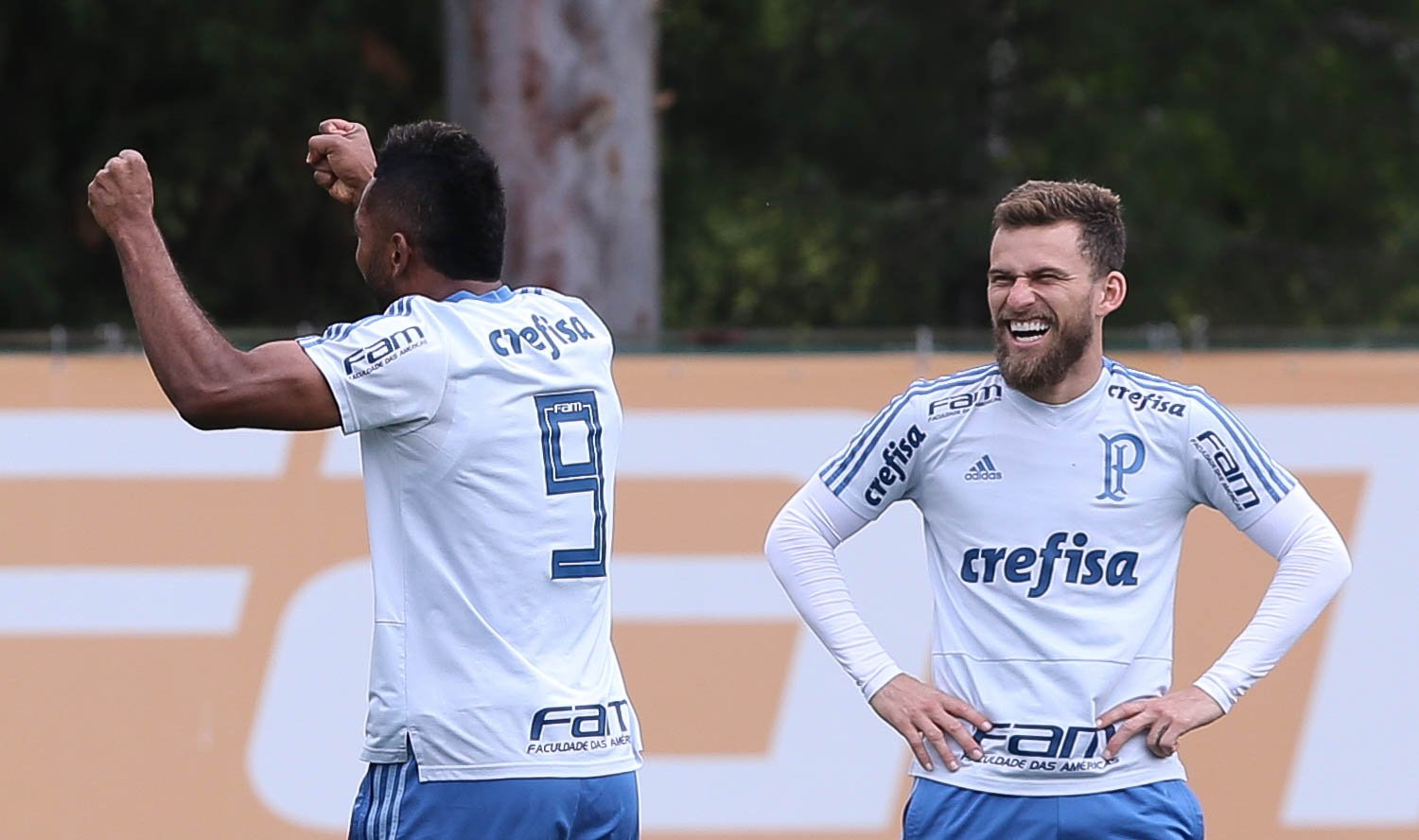 Palmeiras: Elenco realiza treino técnico e tático em preparação ao duelo com Atlético-MG Palmeiras: Elenco realiza treino técnico e tático em preparação ao duelo com Atlético-MG