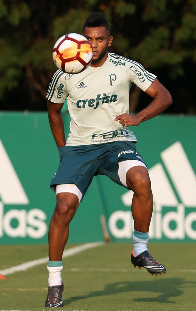 Palmeiras faz treino técnico e aprimora finalizações antes de enfrentar Boca-ARG