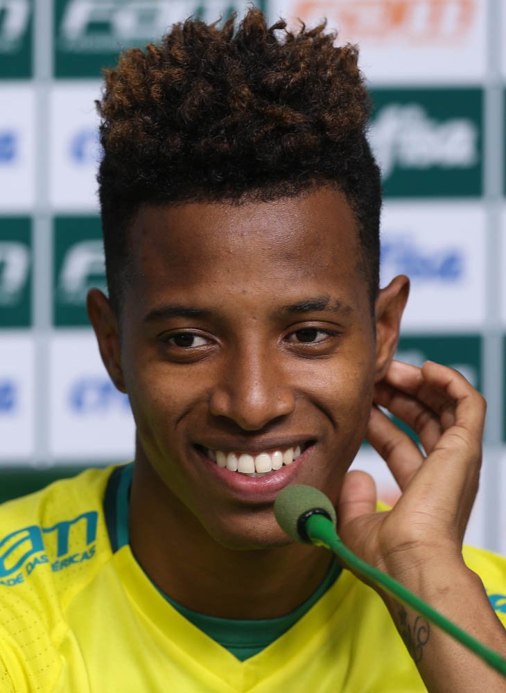 Em alta, Tchê Tchê admite surpresa com sucesso no Palmeiras: ‘Muito rápido’ 