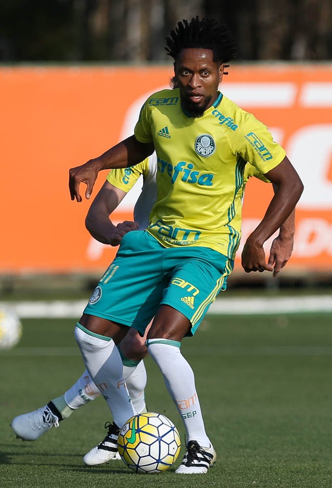 Com Moisés e Zé Roberto, Verdão faz trabalho técnico na Academia de Futebol