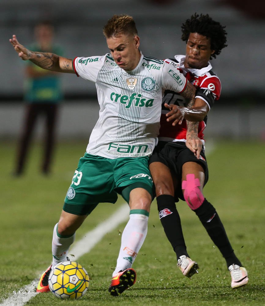 Em jogo de cinco gols, Palmeiras vence Santa Cruz e aumenta vantagem na liderança