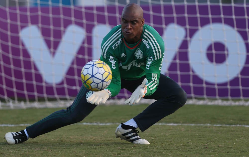 Palmeiras treina em Londrina e encerra preparação para duelo com América-MG