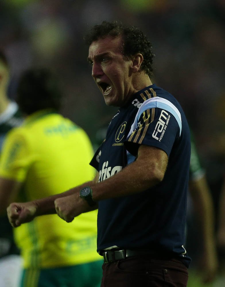 Cuca elogia ‘bom futebol’ contra Figueirense e celebra: ‘Rodada perfeita’