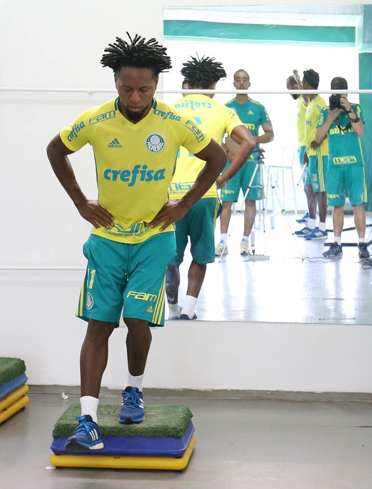 Elenco alviverde se reapresenta com 26 atletas e realiza avaliações