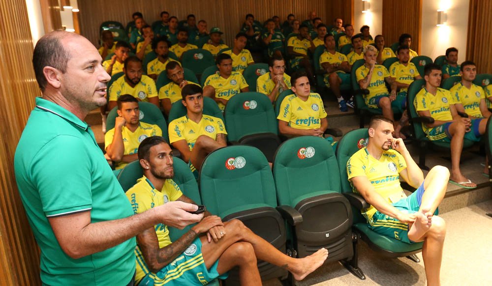 Palmeiras promove palestra sobre regimento interno do clube