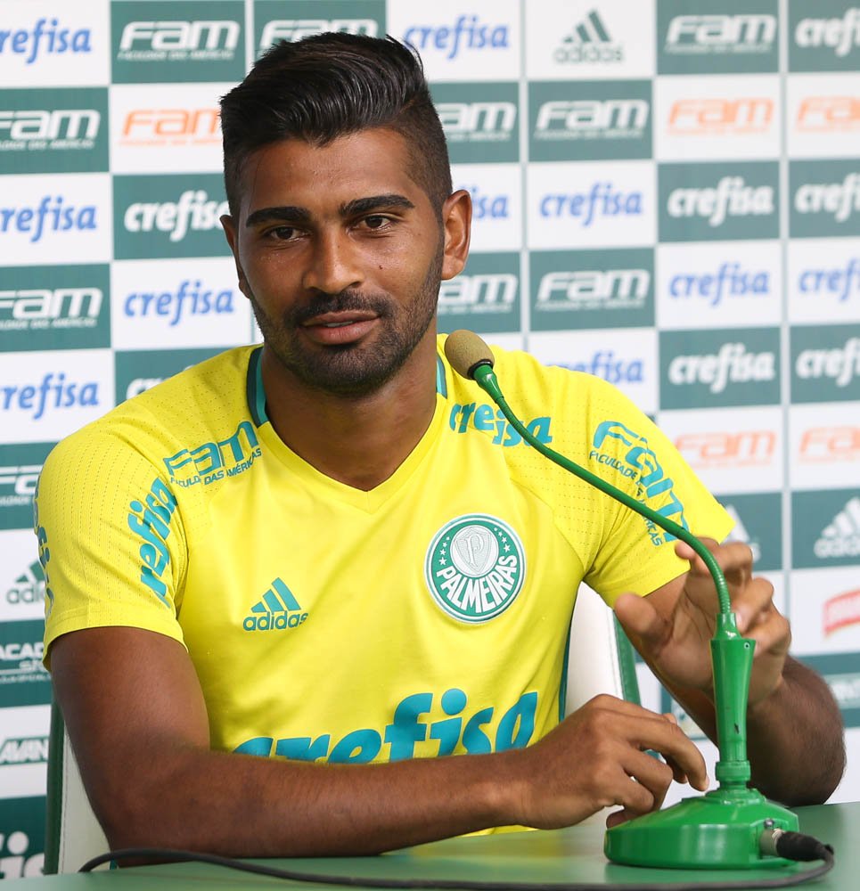 Campeão brasileiro, T. Santos vê Palmeiras com ‘muita responsabilidade’ em 2017