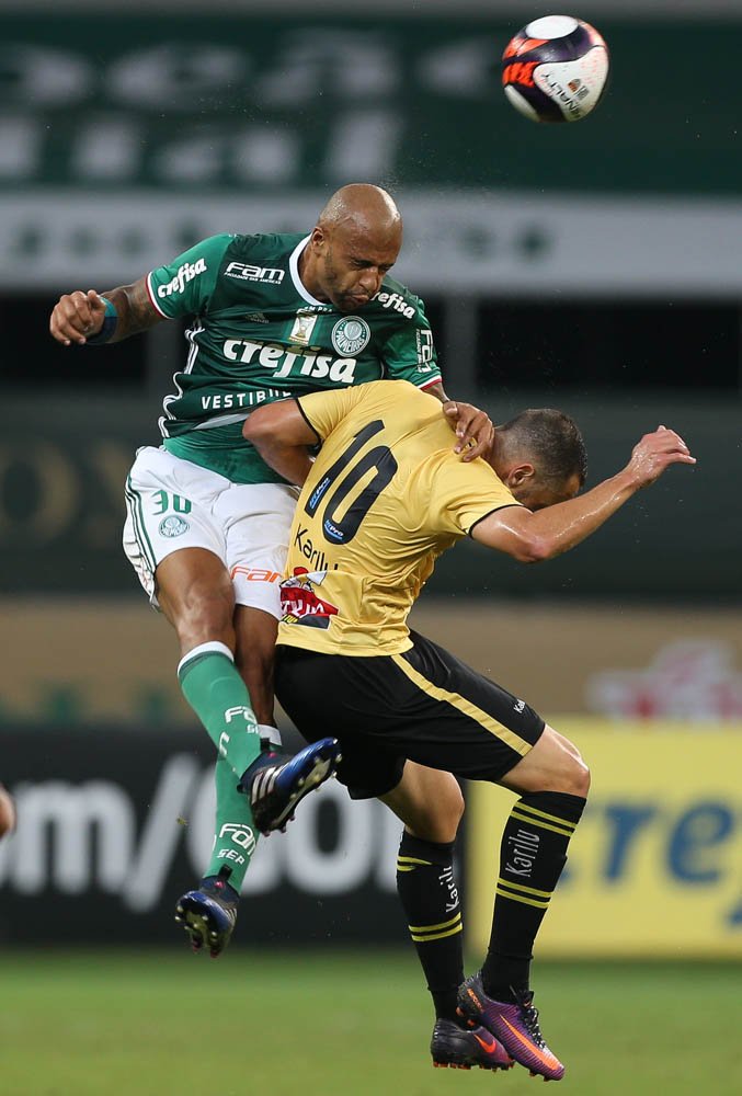 Felipe Melo comemora vitória e vê evolução: 'Estamos em uma crescente'