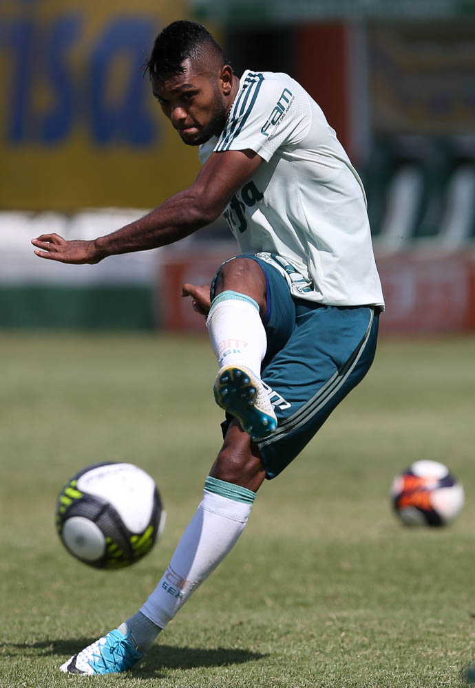 Palmeiras faz treino tático na Academia e embarca para Montevidéu-URU