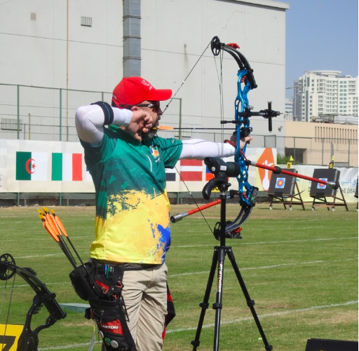 Julio quebra marcas pessoais e é o melhor arqueiro da Seleção em Dubai