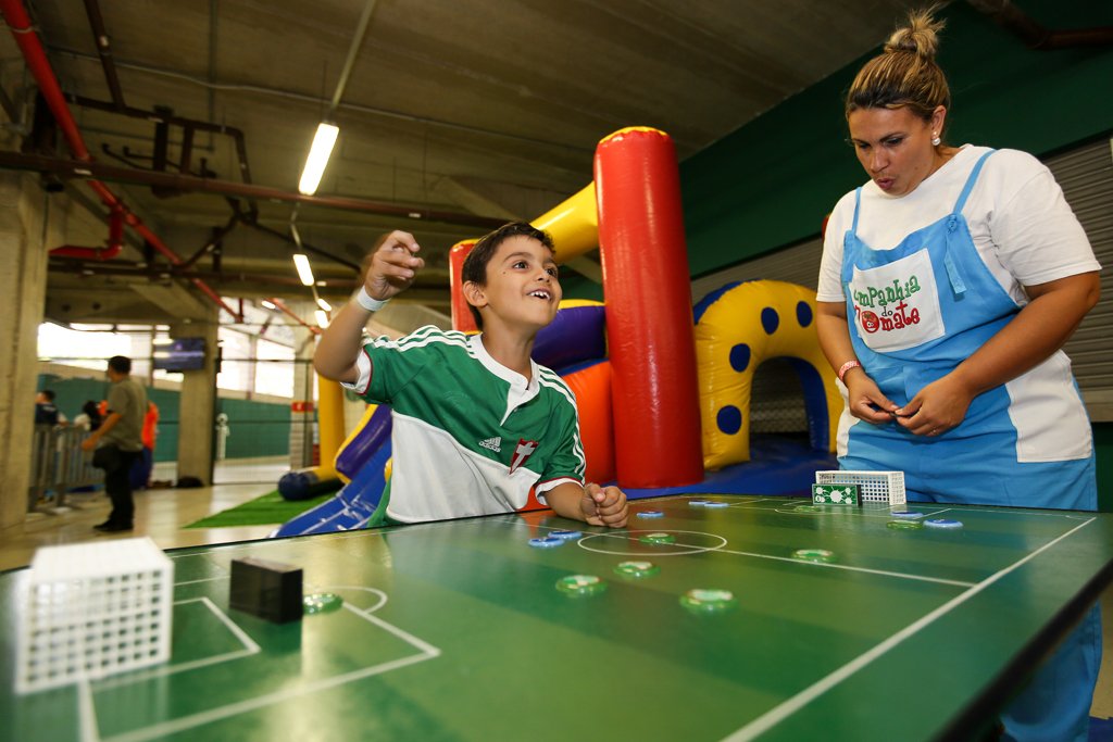 Do berço à arquibancada: setor Família Palmeiras se torna sucesso entre crianças