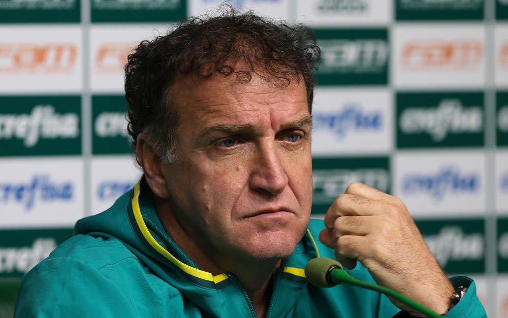 Cuca pede ‘inteligência’ contra Grêmio e alerta sobre rival: ‘Belíssima equipe’