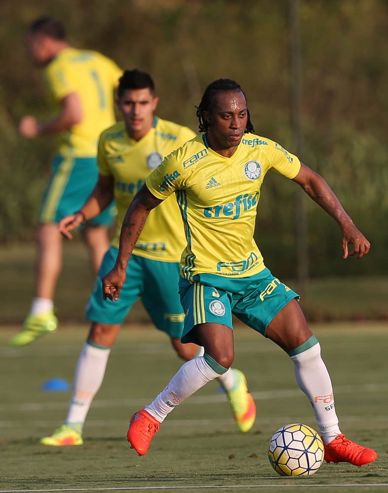 Em Atibaia, Palmeiras inicia preparação para clássico contra Corinthians