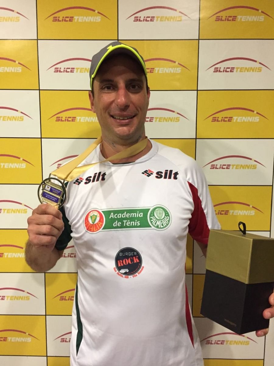 Aluno da Academia de Tênis do Palmeiras vence torneio aberto da Slice Tennis