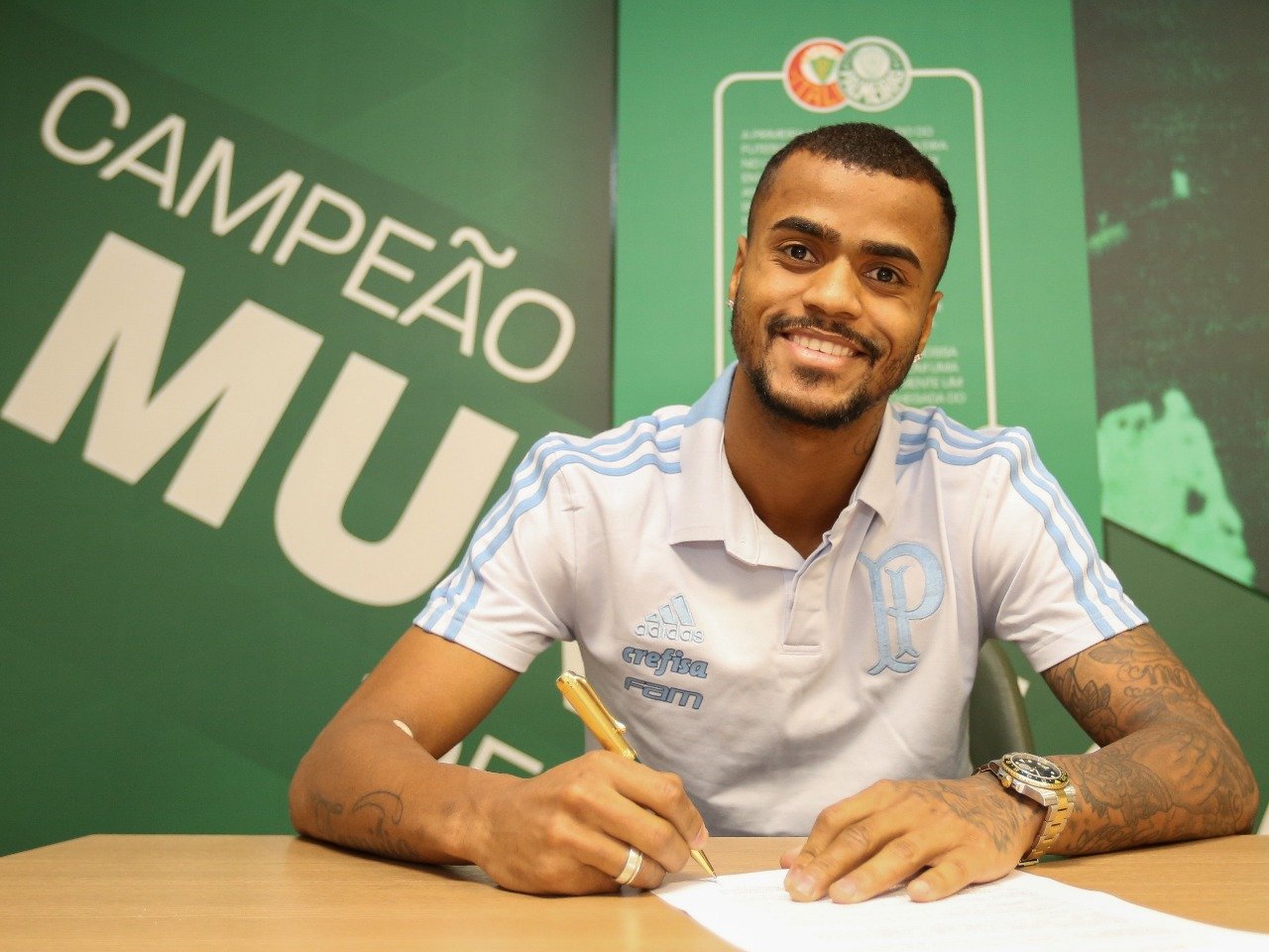 Felipe Pires assina contrato e é o novo reforço do Palmeiras para 2019