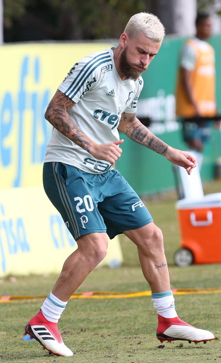 Palmeiras aprimora finalizações e faz treino técnico na Academia antes de Derby