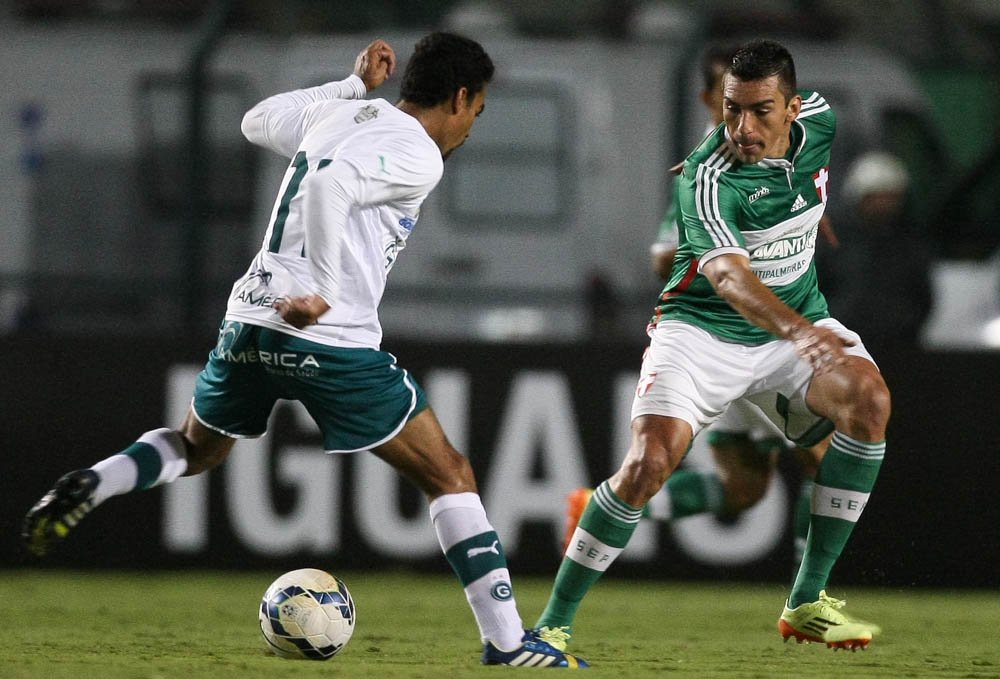 Cesar Greco/Ag Palmeiras/Divulgação _ Lúcio, capitão da equipe, autor do primeiro gol e, ainda, um dos melhores em campo