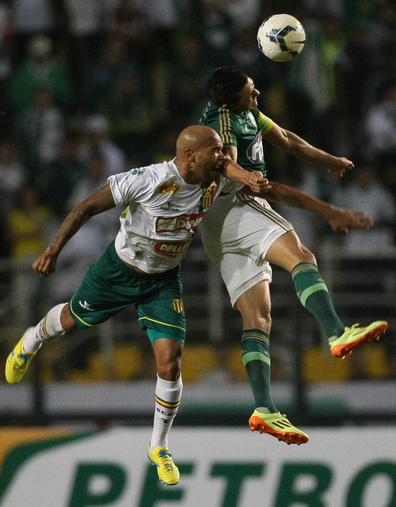 César Greco/Agência Palmeiras/Divulgação _ Lúcio foi o capitão alviverde na vitória contra o Sampaio Corrêa, por 3 a 0