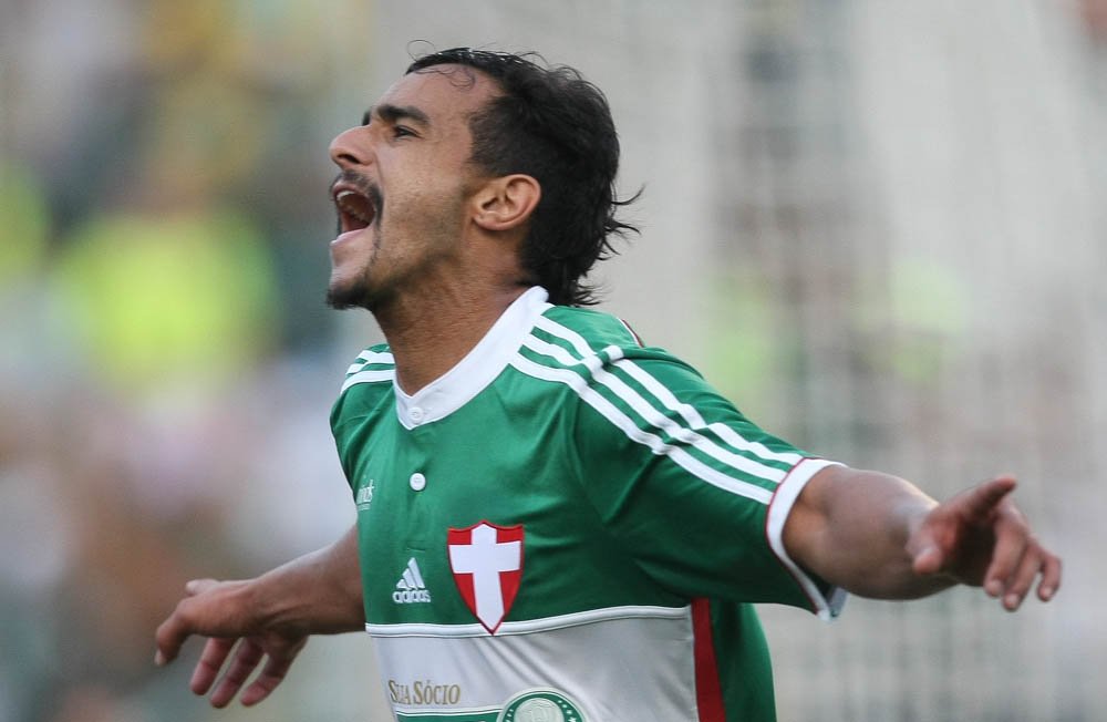 Cesar Greco/Ag. Palmeiras/Divulgação _ Henrique celebra o único gol alviverde na partida, chegando a 4 tentos marcados neste Brasileirão