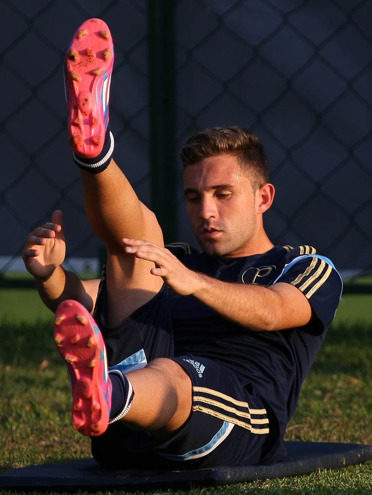 Cesar Greco/Ag. Palmeiras/Divulgação _ Allione, que concedeu entrevista coletiva antes do treino, participou das atividades desta terça (12)