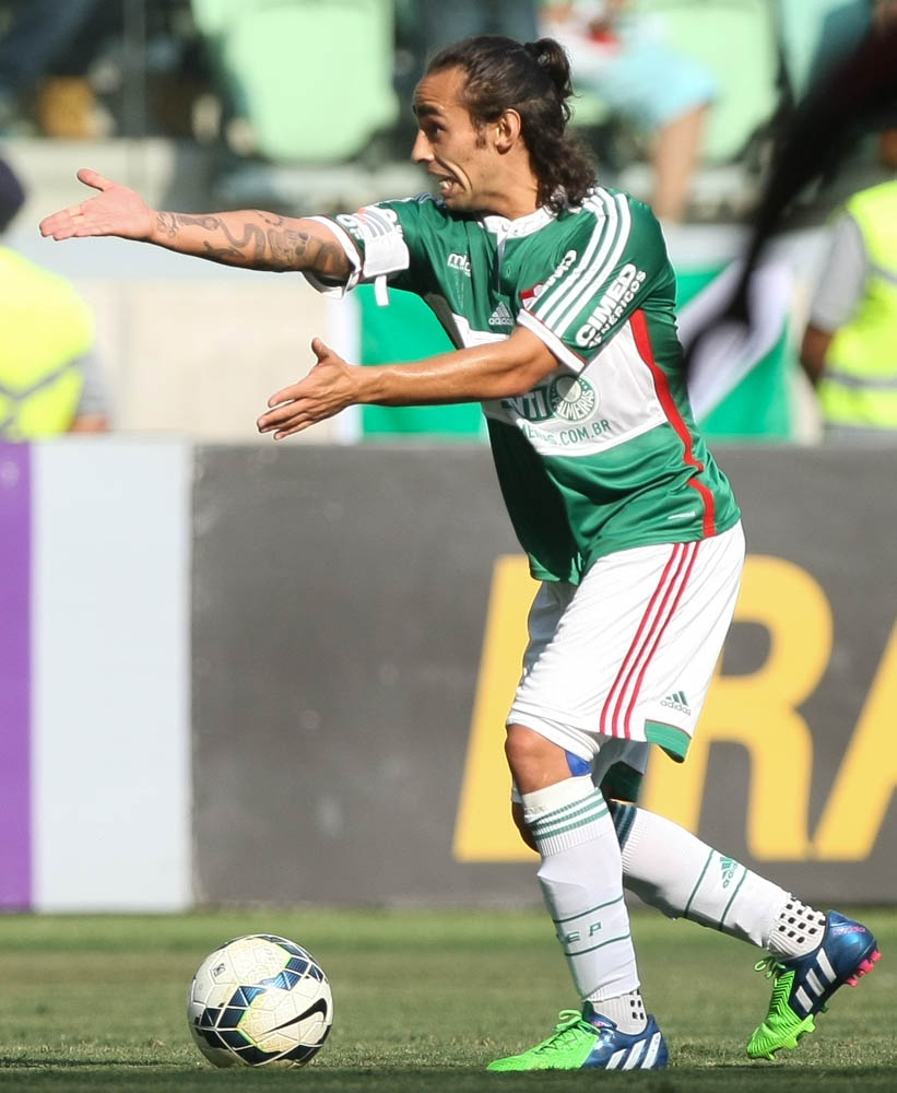 Cesar Greco/Ag. Palmeiras/Divulgação _ Mesmo comprometido por lesão, o chileno atuou nos 90 minutos do jogo