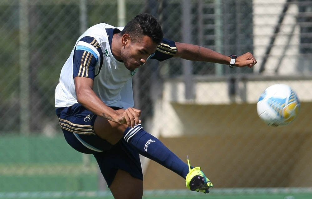 Cesar Greco/Ag.Palmeiras/Divulgação _ Recém-contratado pelo Verdão, o zagueiro Jackson trabalhou normalmente na manhã desta terça-feira (20)