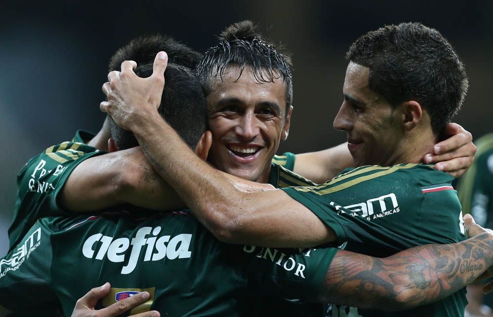 Cesar Greco/Ag. Palmeiras/Divulgação _ Além do gol de falta, Robinho ainda marcou mais um na vitória de hoje (28)