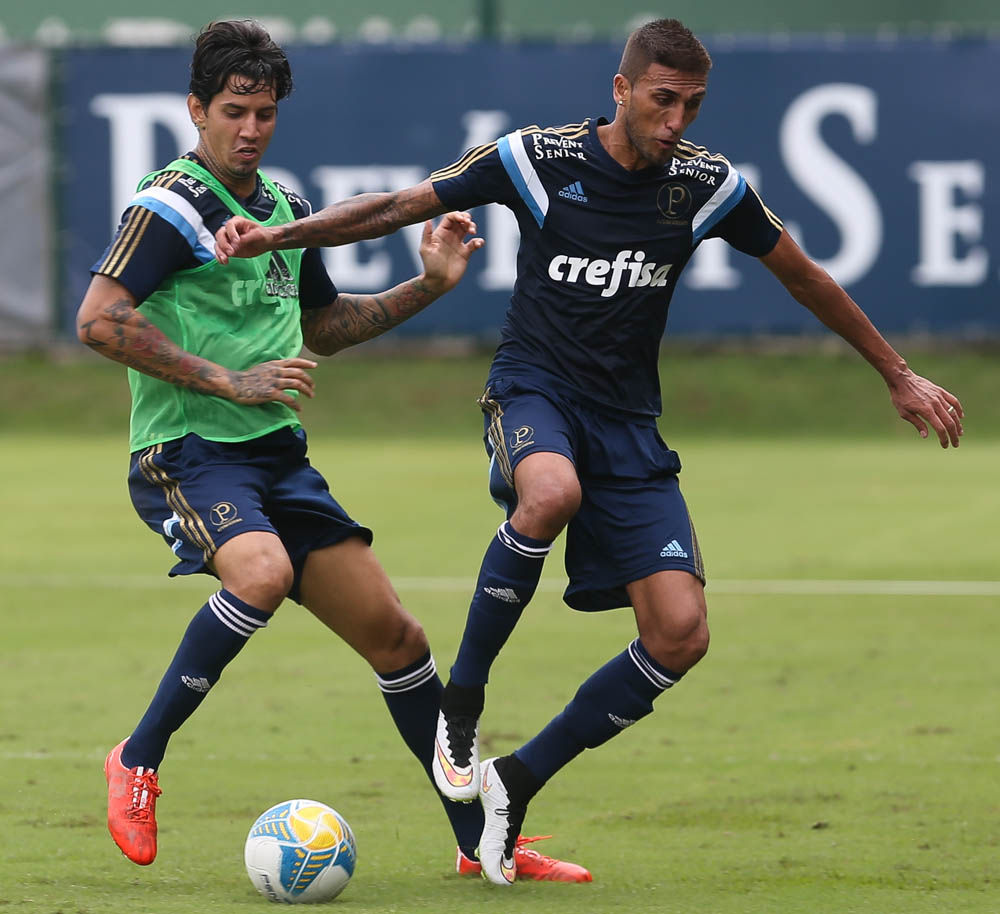 Cesar Greco/Ag. Palmeiras/Divulgação _ Rafael Marques, recuperado de problemas físicos, também participou da atividade