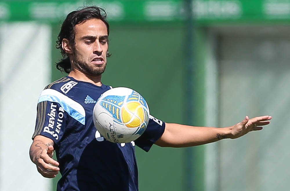 Cesar Greco/Ag. Palmeiras/Divulgação _  Valdivia participou do time reserva no coletivo realizado nesta quinta-feira (02)