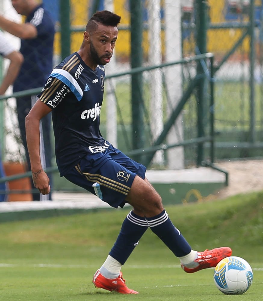 Cesar Greco/Ag. Palmeiras/Divulgação _ Wellington treinou entre os titulares nesta quinta, 16