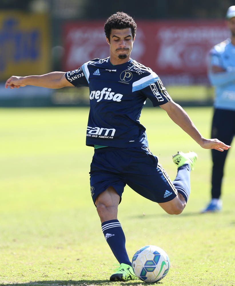 Cesar Greco/Ag. Palmeiras/Divulgação_Bicampeão brasileiro com Marcelo Oliveira no Cruzeiro, Egídio treinou como titular nesta quinta, 18