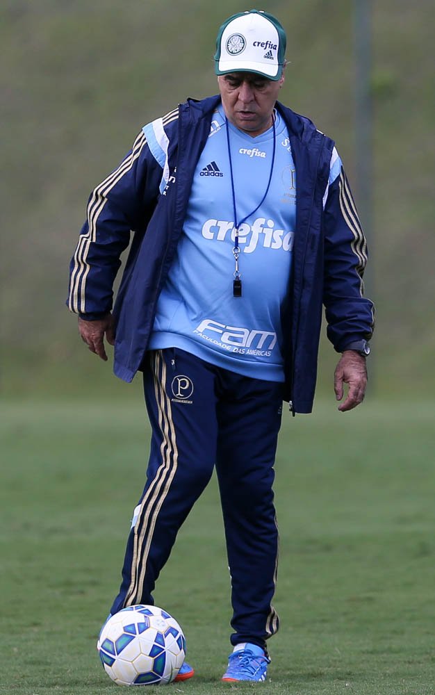 Cesar Greco/Ag. Palmeiras/Divulgação_O técnico do Verdão ensaiou a equipe nesta quinta-feira, 25