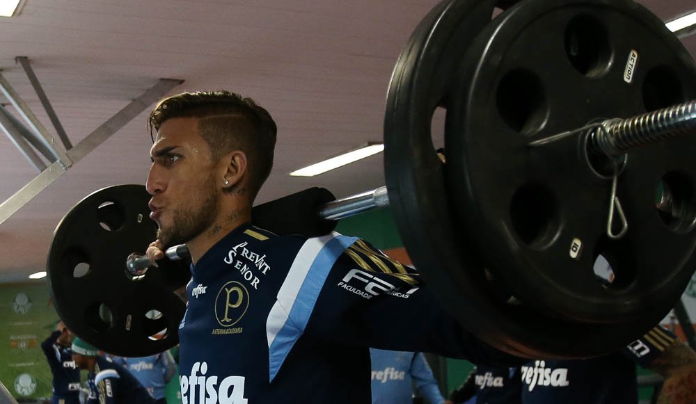 Cesar Greco/Ag. Palmeiras/Divulgação _ Nesta manhã de quarta-feira (22), os jogadores fizeram exercícios na sala de musculação do clube