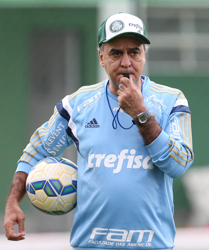Cesar Greco/Ag. Palmeiras/Divulgação _ O técnico Marcelo Oliveira esboçou o provável time titular para o jogo de domingo (02)