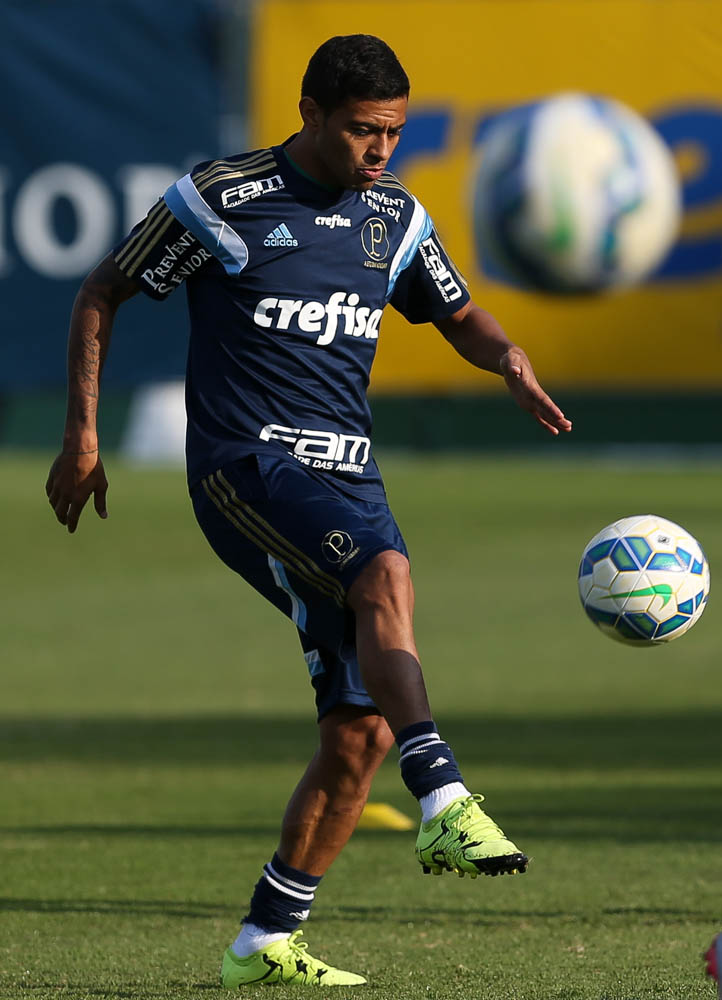 Cesar Greco/Ag.Palmeiras/Divulgação_Treino desta quinta-feira (6) teve testes para escalação da equipe