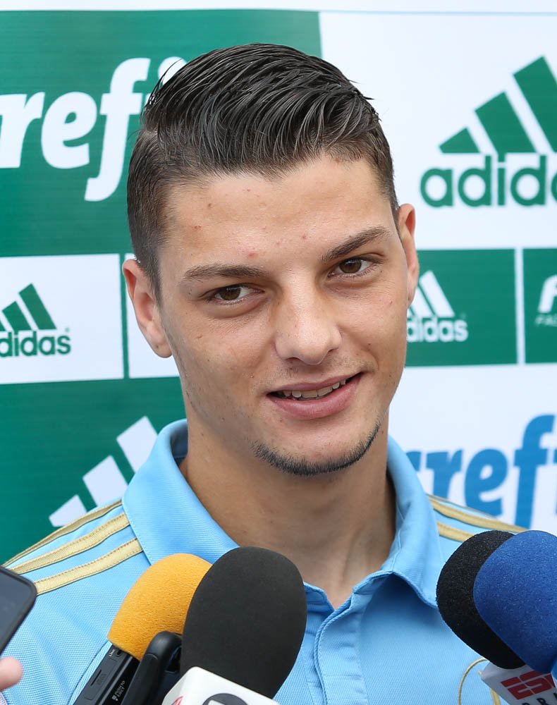 Cesar Greco/Ag. Palmeiras/Divulgação _ O volante Andrei Girotto concedeu entrevista coletiva antes do treino desta terça-feira (25)