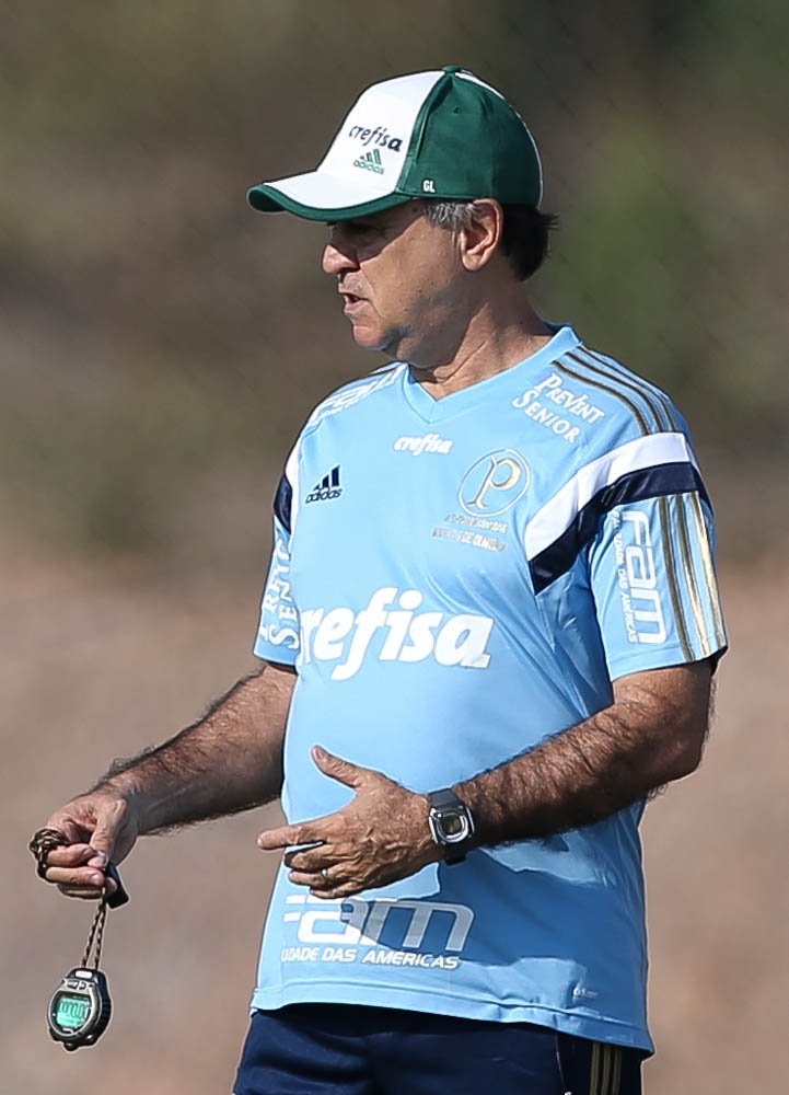 Cesar Greco/Ag.Palmeiras/Divulgação_Marcelo Oliveira comandou treino tático na tarde desta nesta terça-feira (25)
