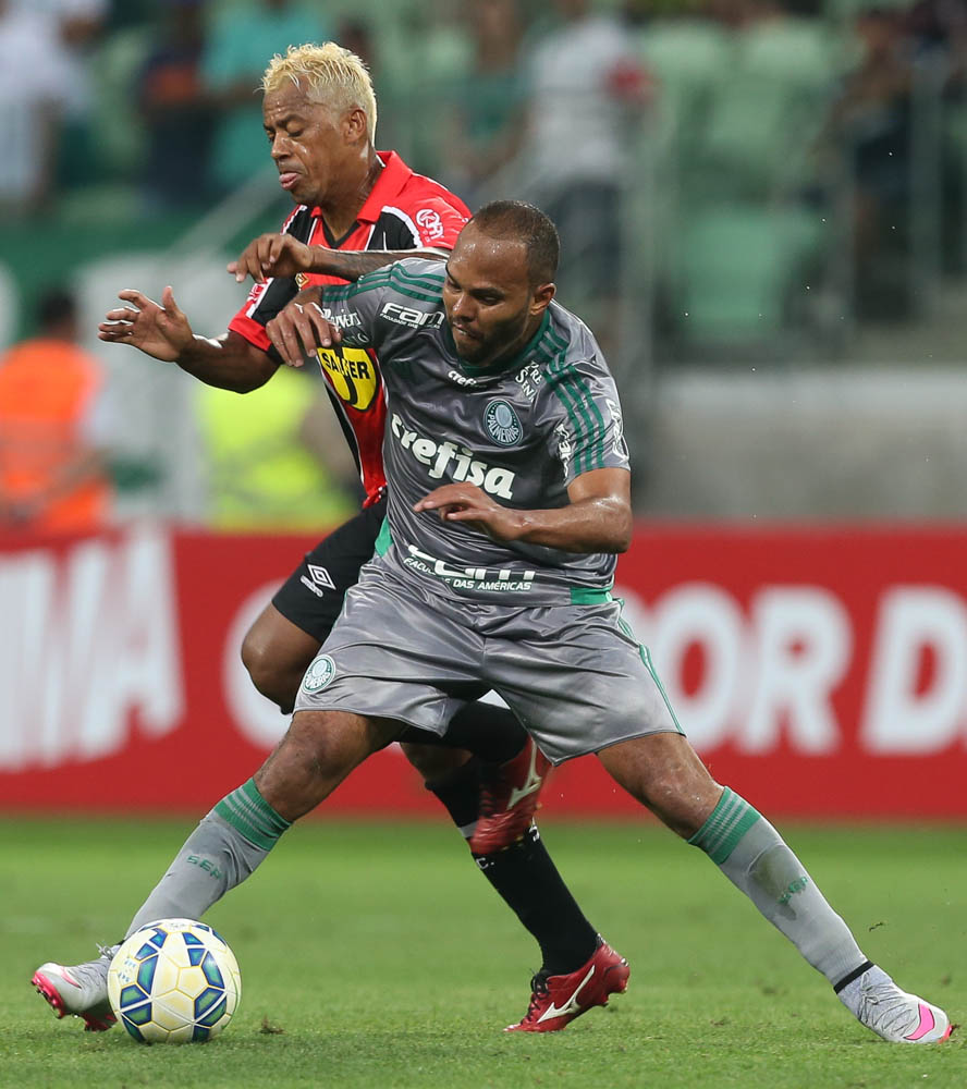 Cesar Greco/Ag. Palmeiras/Divulgação _ Alecsandro elogiou Gabriel Jesus: 'Tem um futuro brilhante pela frente'