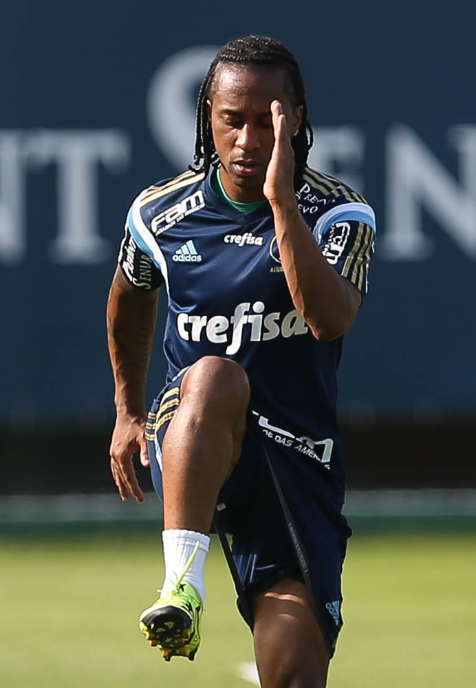 Cesar Greco/Ag.Palmeiras/Divulgação_Arouca sentiu lesão na partida do último domingo (4)