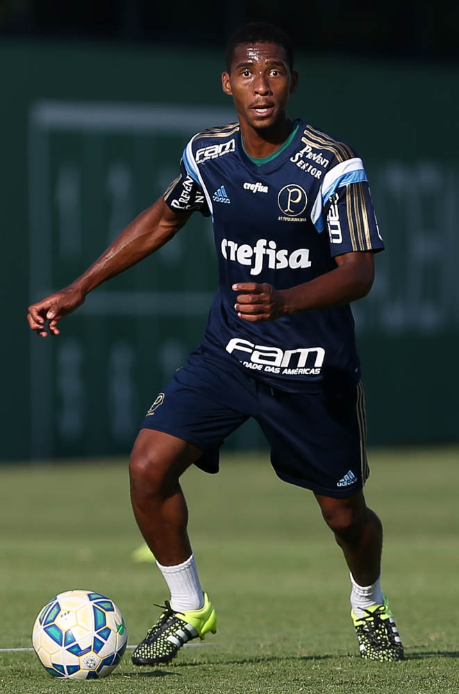 Cesar Greco/Ag. Palmeiras/Divulgação _ O volante Matheus Sales, da equipe Sub-20, foi relacionado novamente