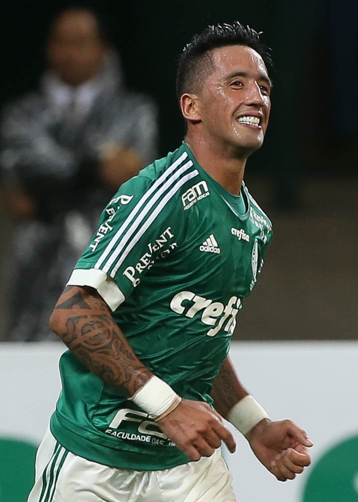 Cesar Greco/Ag. Palmeiras/Divulgação _ Lucas Barrios entrou no segundo tempo para marcar o gol de empate do Verdão