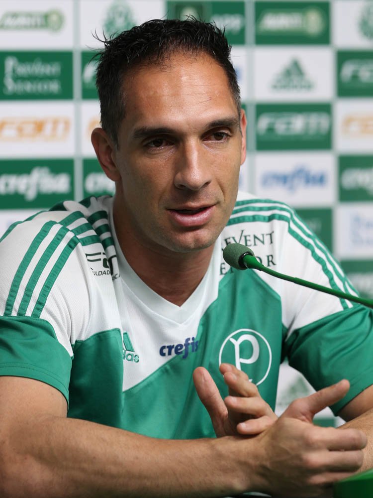 Cesar Greco/Ag.Palmeiras/Divulgação_Fernando Prass concedeu entrevista coletiva na Academia de Futebol nesta quinta-feira (26)