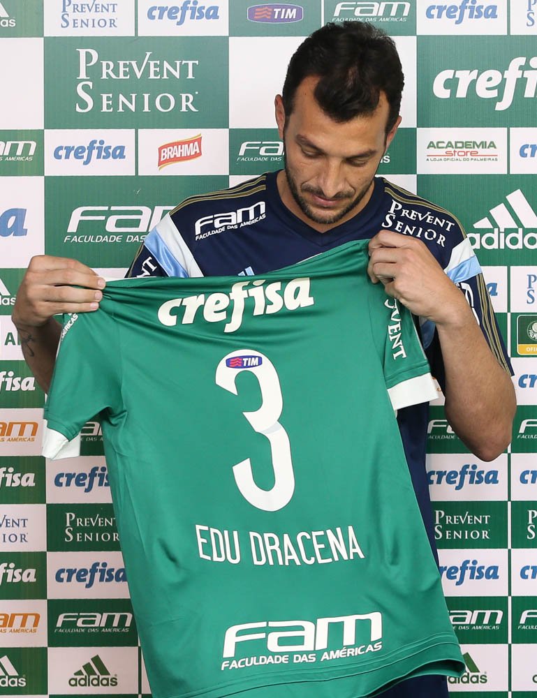 Cesar Greco/Ag.Palmeiras/Divulgação_Contratado pelo Verdão até 2017, Edu Dracena usará a camisa 3