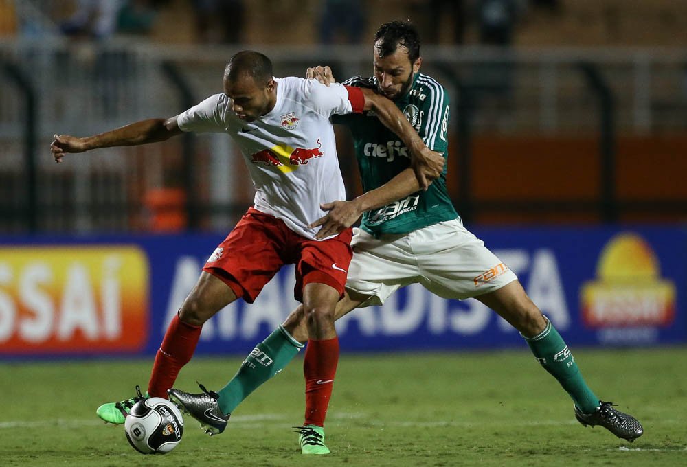 Cesar Greco/Ag.Palmeiras/Divulgação_Edu Dracena foi titular da equipe palestrina nesta quinta-feira (24)