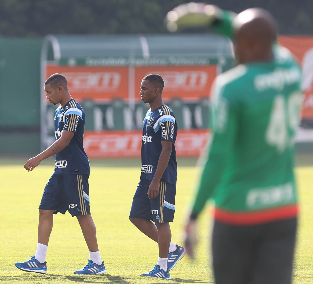 Cesar Greco/Ag.Palmeiras/Divulgação_Gabriel Jesus e Matheus Sales retornaram aos treinos após período na Seleção Olímpica