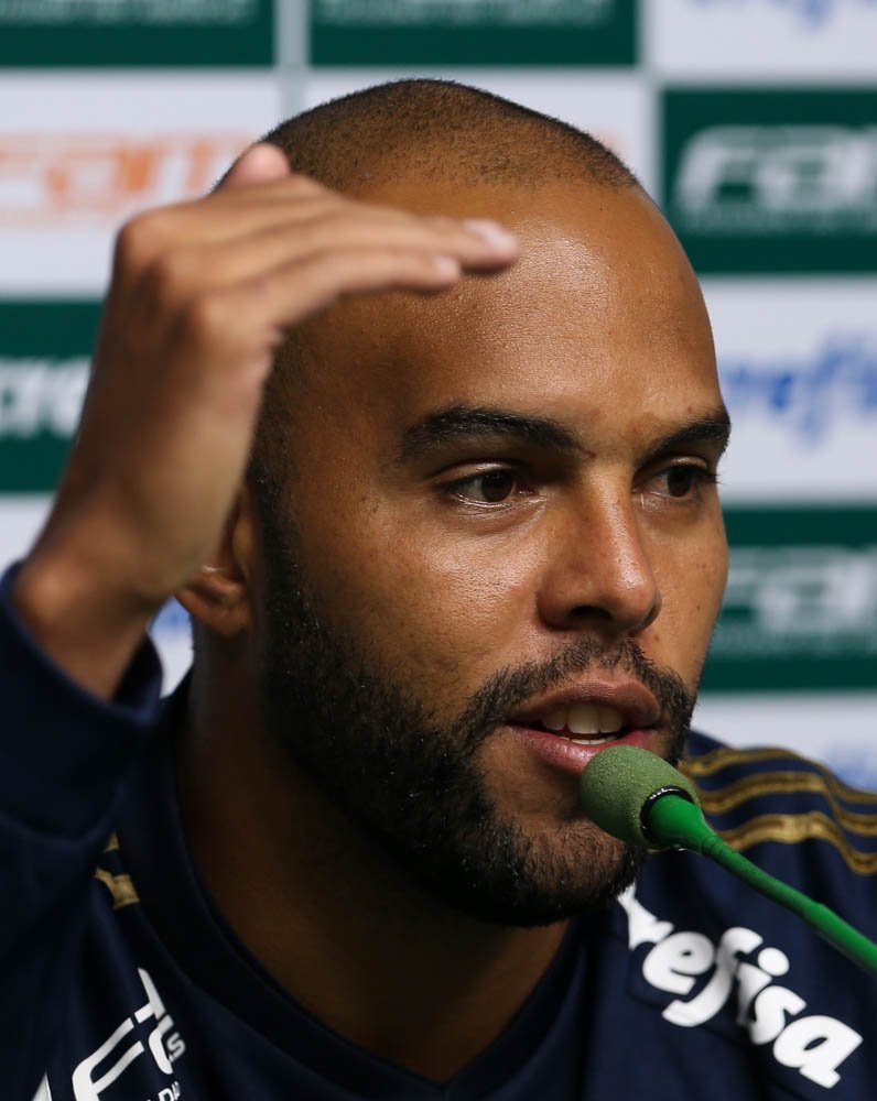Cesar Greco/Ag.Palmeiras/Divulgação_Alecsandro concedeu entrevista coletiva na Academia de Futebol nesta terça (03)