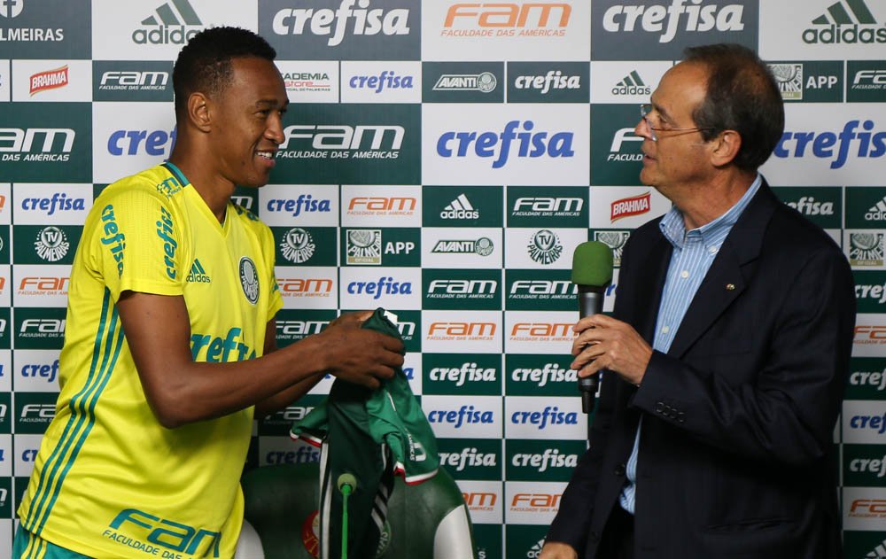 Cesar Greco/Ag.Palmeiras/Divulgação_Fabrício foi apresentado oficialmente na Academia de Futebol nesta segunda (23)