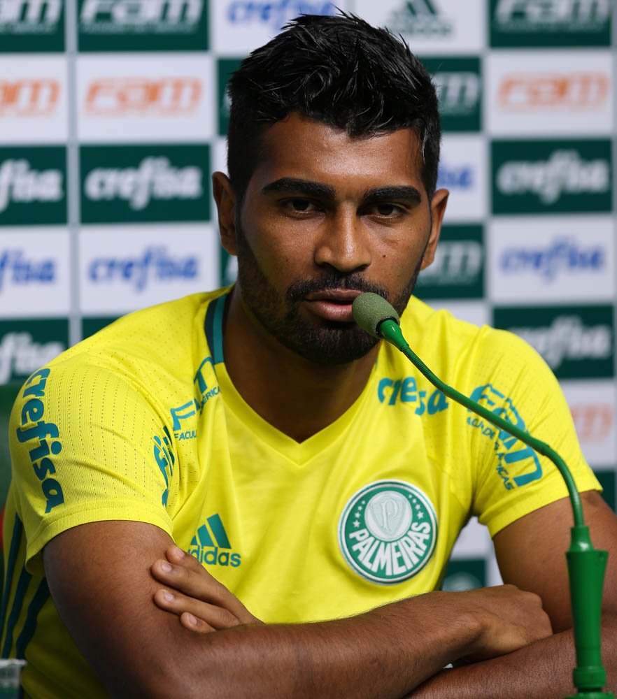 Cesar Greco/Ag.Palmeiras/Divulgação_Thiago Santos concedeu coletiva na Academia de Futebol nesta sexta-feira (03)