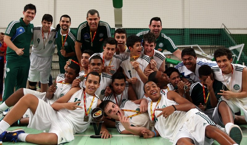 Fabio Menotti/Ag. Palmeiras/Divulgação _ Os meninos foram campeões invictos da GSP e do Estadual em 2013