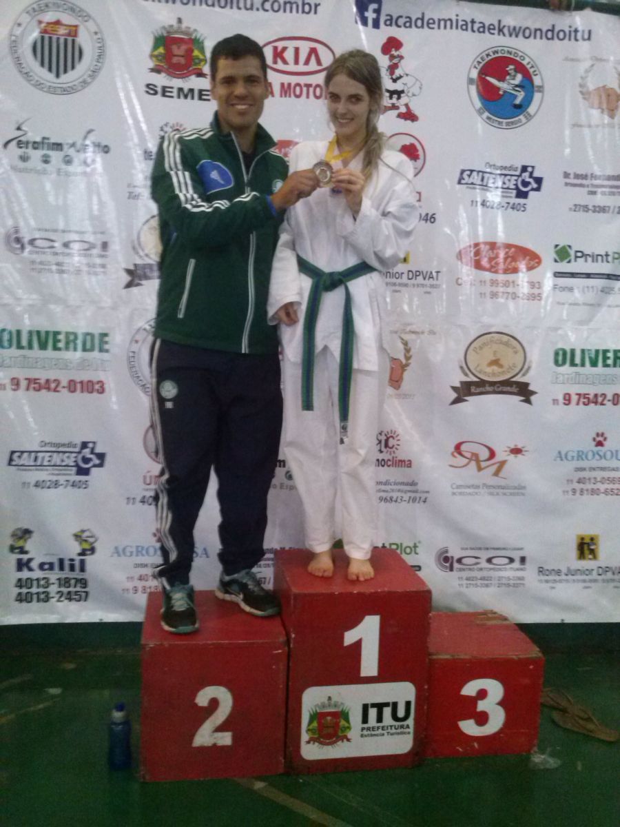 Divulgação _ Juliana Ferrara Bertim foi ouro no Campeonato Paulista de Taekwondo