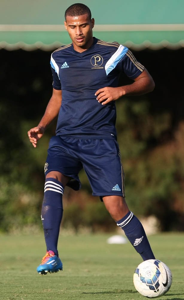 Cesar Greco/Ag. Palmeiras/Divulgação _ Gabriel vem treinando no profissional antes da chegada de Gareca e pode realizar sua estreia contra o Santos